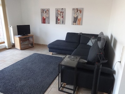 Very spacious 85sqm apartment Citadelle (ground floor, WiFi)