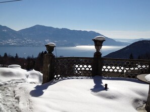 Winterliche Seesicht von der Terrasse