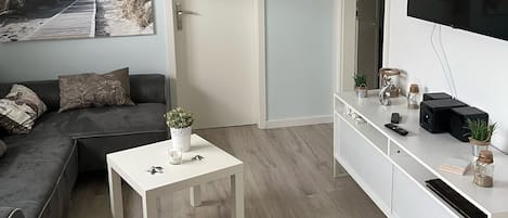 Wohnzimmer mit Smart TV