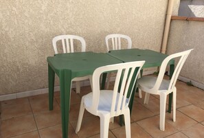 屋外ダイニングエリア