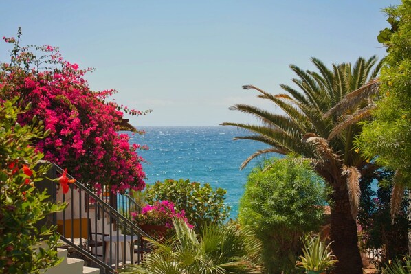 Blick von der privaten Terrasse auf das Meer