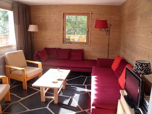 Un salon ensoleillé