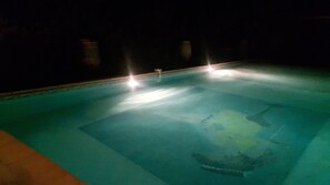 piscine de nuit
