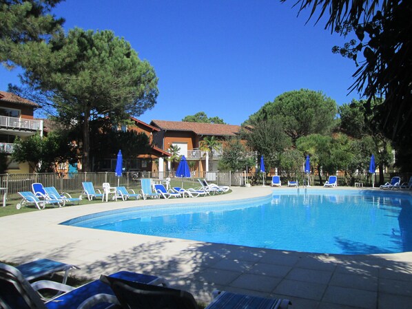 Piscine chauffée de Pâques au 15 octobre