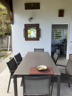 Outdoor dining