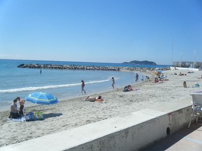 Seaside holidays - Apartment 100m from the beach.