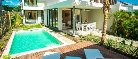 La Villa SUPERIOR, 3 chambres en suite, piscine privée, kiosque de jardin