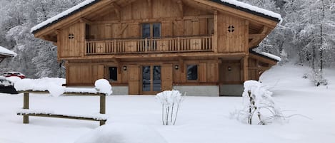 Le chalet en hiver