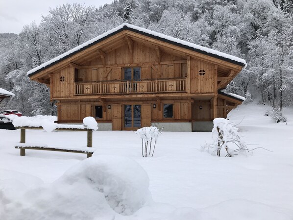 Le chalet en hiver