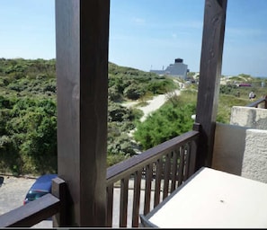 BALCON EXPOSITION SUD QUI DONNE VUE SUR LES DUNES