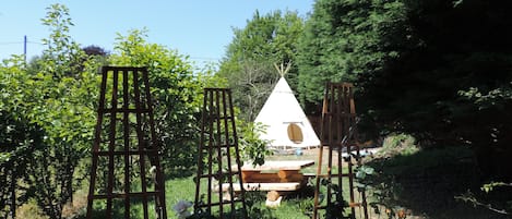 Venez découvrir le   
« TIPI COCOON » 
« La CABANE aux Fées » 