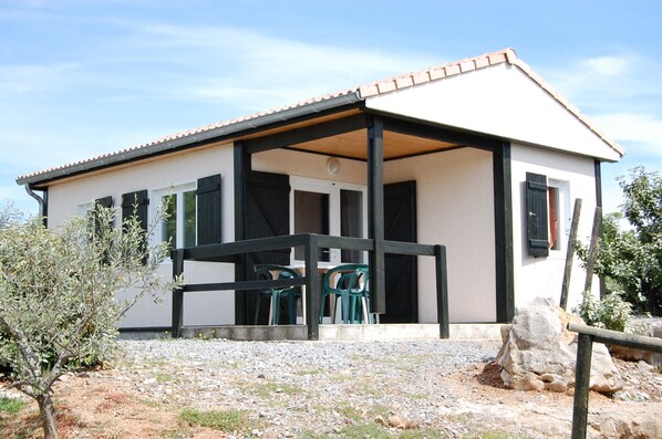 Extérieur gîte Romarin 1
