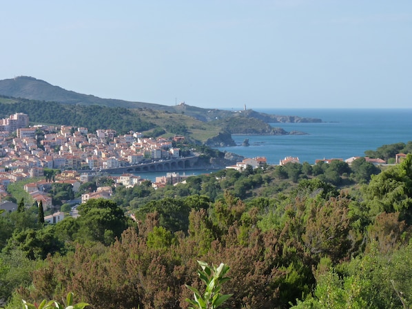 BIENVENUE A BANYULS - WELCOME TO BANYULS
