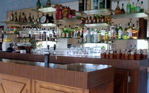 Bar (in der Unterkunft)