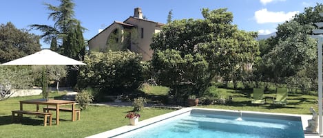 la belle histoire-ventoux piscine jardin