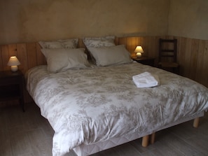 La chambre Garonne dans sa configuration 'lit double' (180*200).