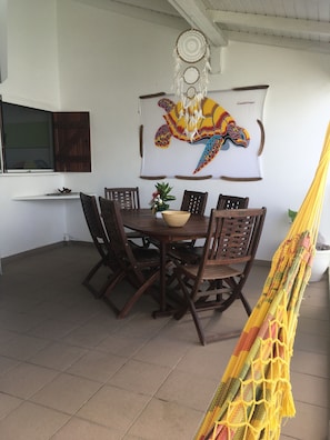 Outdoor dining