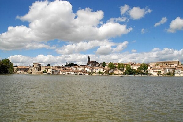 la ville vue du grand bassin