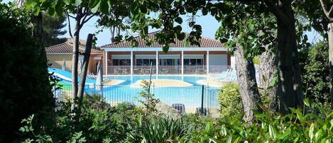 Piscine extérieure +32476917177