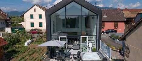 Bain à remous extérieur