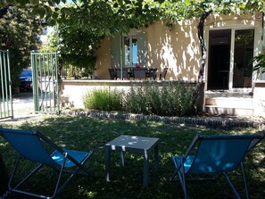 Cour indépendante gite