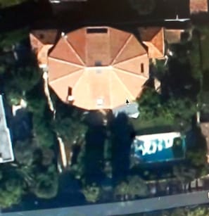 Sky view of the dodecagon (12 sides) villa in Cap d'Antibes