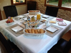 Petit déjeuner copieux, qui peut être personnalisé