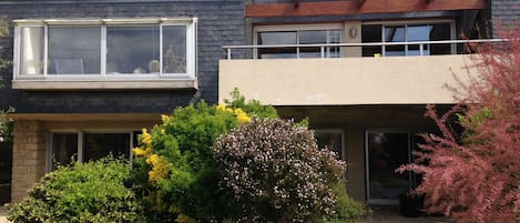 la maison vu du jardin 