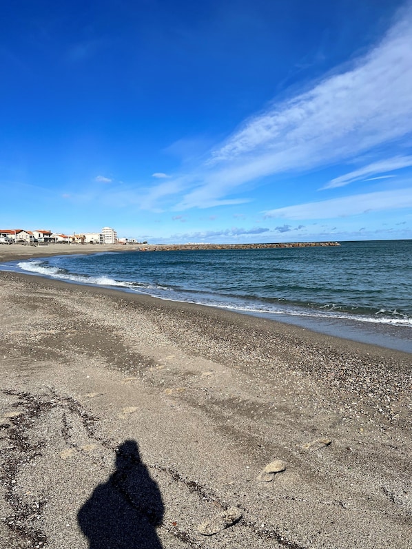 PLAGE A 450 METRES DE L'APPARTEMENT