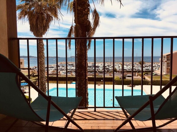 Bnb Blue Lagoon | Vue panoramique mer, piscine et île des Embiez