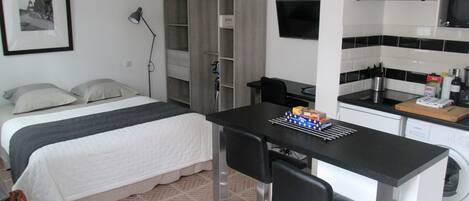 Studio pour 2 personnes, très bien équipé