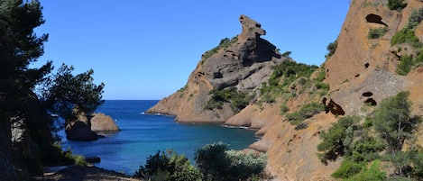 CALANQUES DE FIGUEROLLES A 1KM