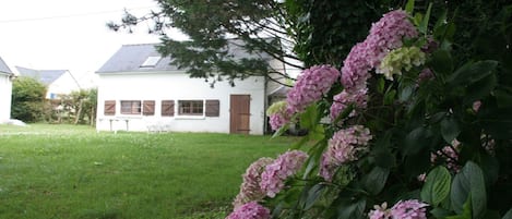 Maison vue du jardin
