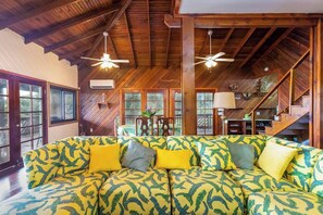 Annabel`s 3 bedrooms and 2 baths easily accommodate up to 6 guests.