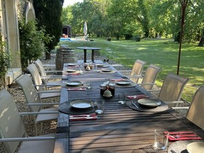 Outdoor dining