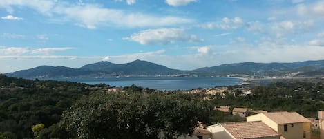 La vue depuis la terrasse de mon appartement. 