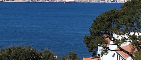 Vue sur Ajaccio depuis le balcon 