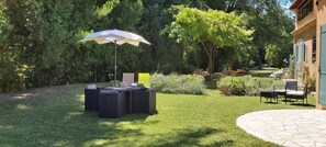 Espace vert et mobilier de jardin privatifs