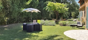 Espace vert et mobilier de jardin privatifs