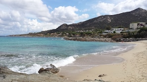 la plage de Sant Ambroggio