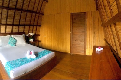 3 Deluxe Room, Sweet Bungalow Near Gili T Beach