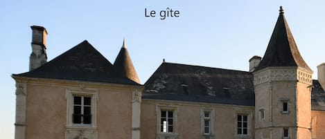 Le gîte, vous habiterez cette partie du château