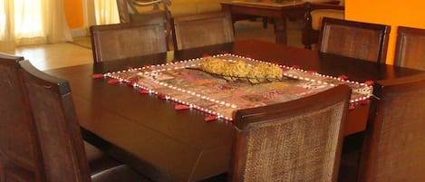 Dinnig and livingroom