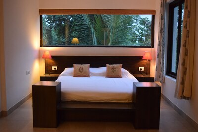 Hilltop Villa With A View Of The Mandovi Backwaters In North Goa, 3 Bedrooms