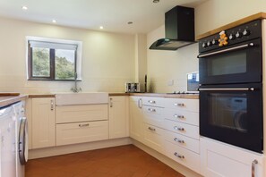 Fully equipped kitchen,including Nespresso Coffee machine.