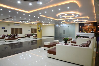 Hotel Mariya International is situated in Bodhgaya it near by karmapa Temple.