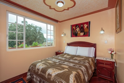 Double bed room with lake view, WIFI, TV