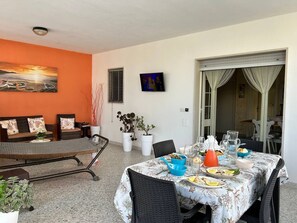 Outdoor dining
