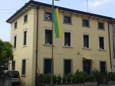 Pastrengo: Casa con jardín cerca del Lago de Garda.