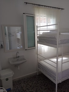 Room 3 - Grandma Vasiliki Rooms To Let